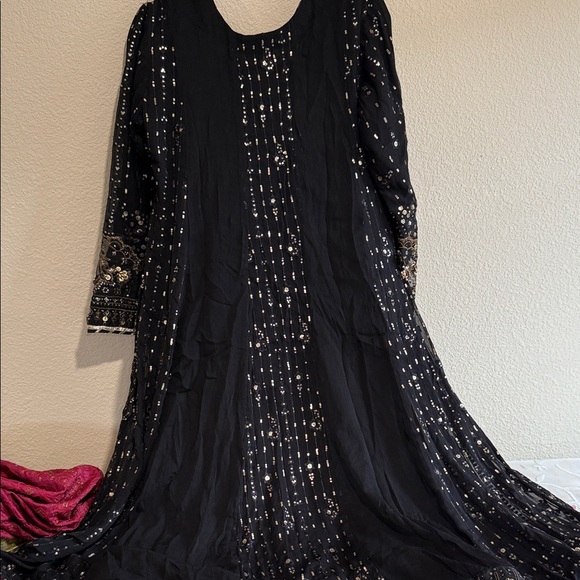 Three Piece Angrakha Style Long Pakistani Dress. New - Picture 11 of 12